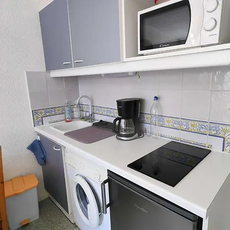 Appartement T2 Pour 4 Personnes Avec Piscine, Parking, Proche Et Commerces - Fr-1-607-54