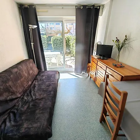 T2 Pour 4 Personnes Avec Piscine, Parking, Proche Et Commerces - Fr-1-607-54 Agde